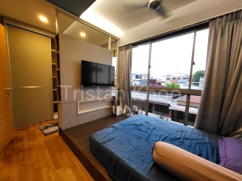 5 Bed Terraced House (Landed) for Sale in  Charlton Villas - Image 3